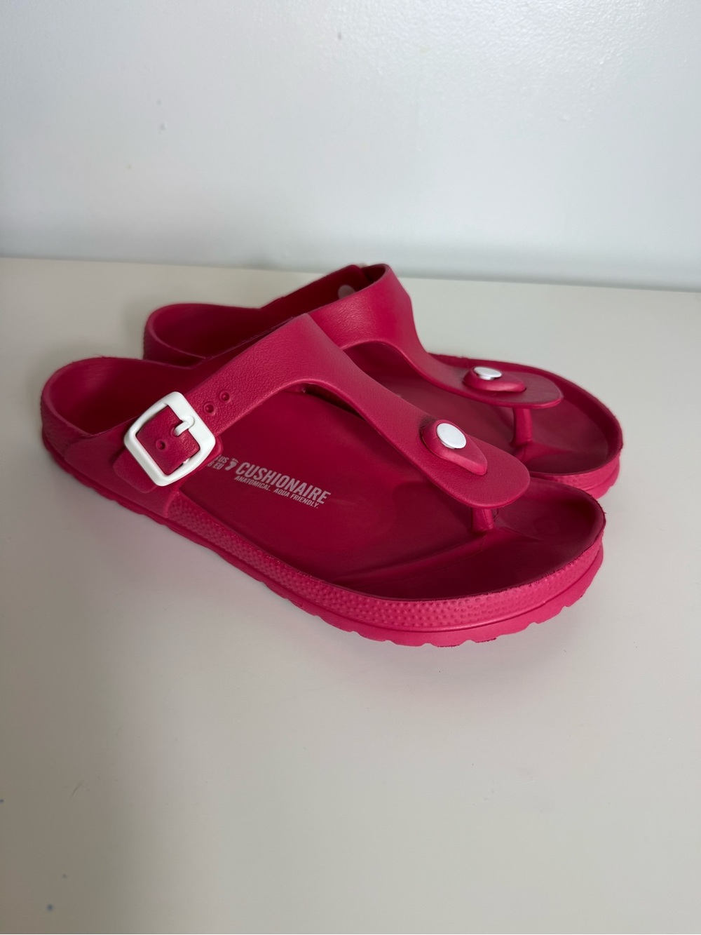 Cushionaire Women Hot Pink EVA Thong Sandals Size 8 Waterproof Buckle Slides